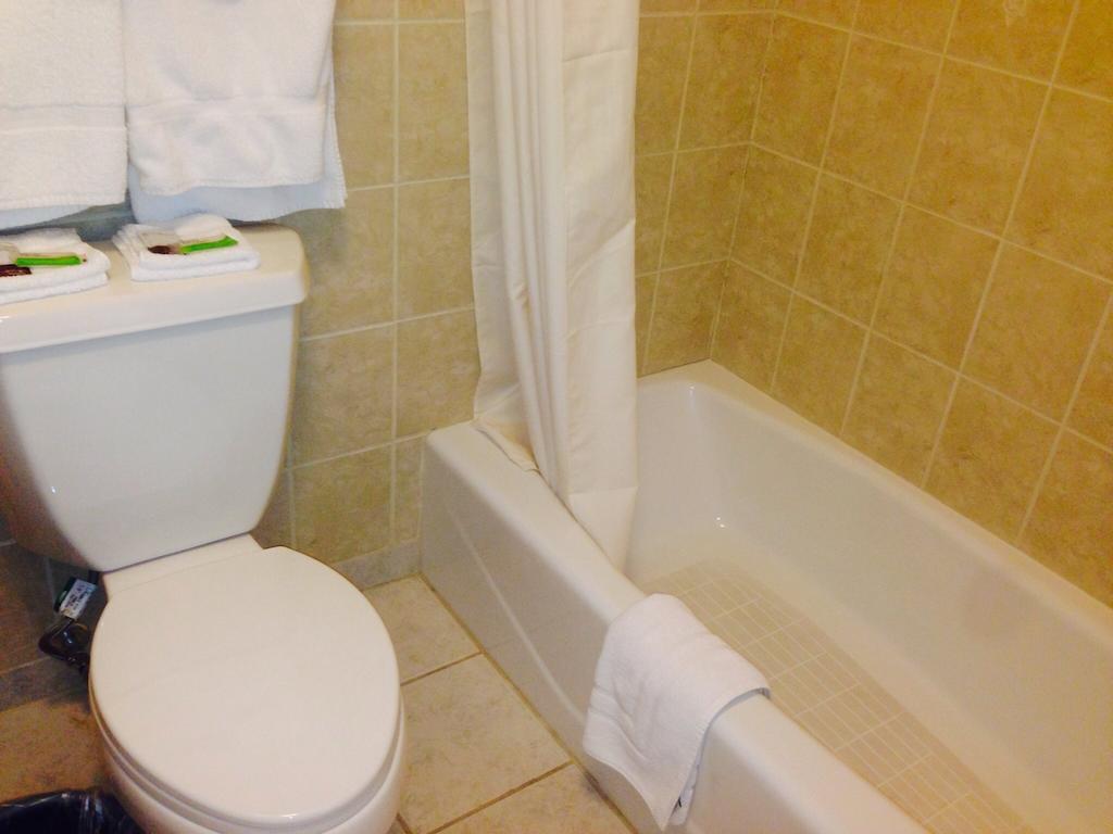 Desert Inn Westmorland Room photo