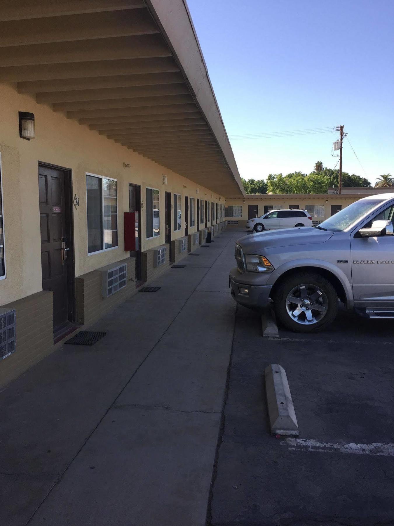 Desert Inn Westmorland Exterior photo